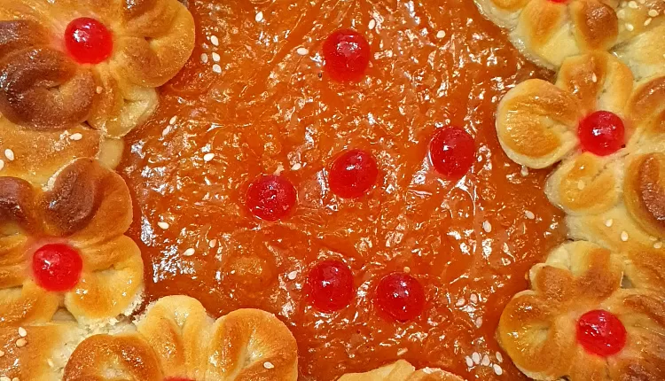 Дрожжевой пирог с ягодами