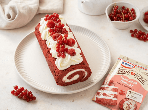 Рулет «Красный бархат» с кремчизом