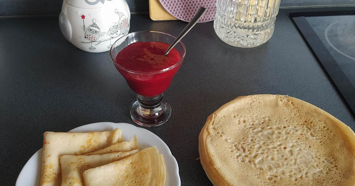 Блины на столе фото Блины на столе фото