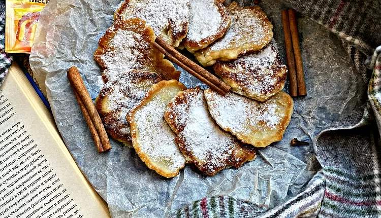Яблочные оладушки
