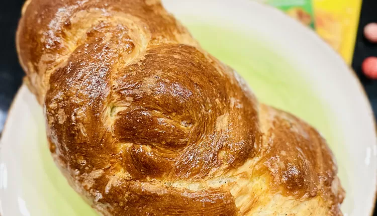Пасхальная булка с изюмом 