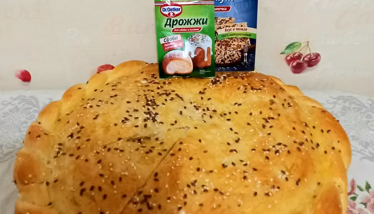 Закрытый пирог с капустой и яйцом