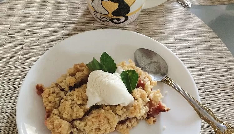 Ягодный крамбл