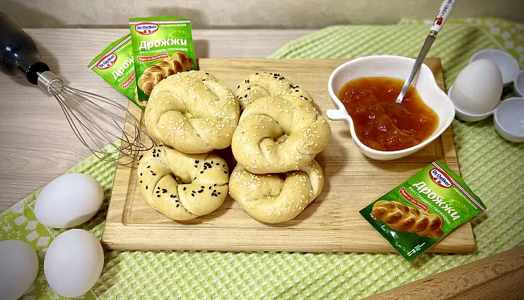 Бейгл с лососем и рукколой