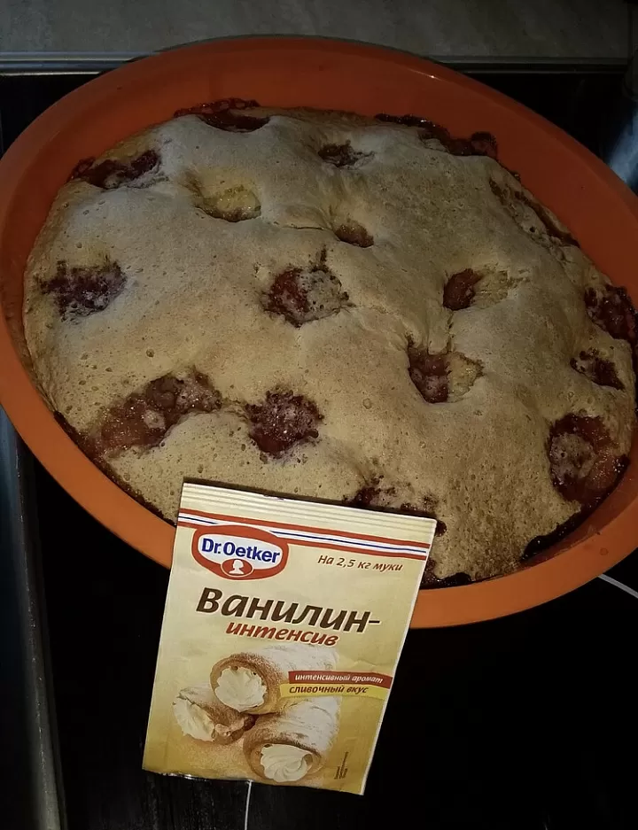 очень вкусная шарлотка с клубничкой  фото рецепта