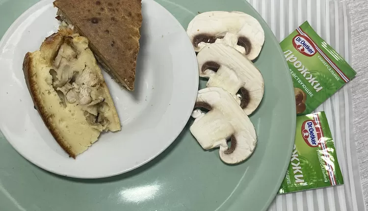 Заливной пирог с курицей и грибами 
