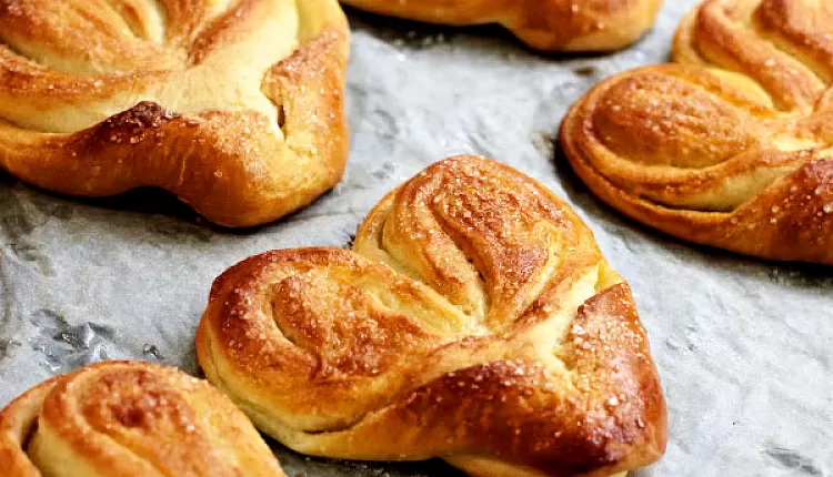 Плюшки  с сахаром