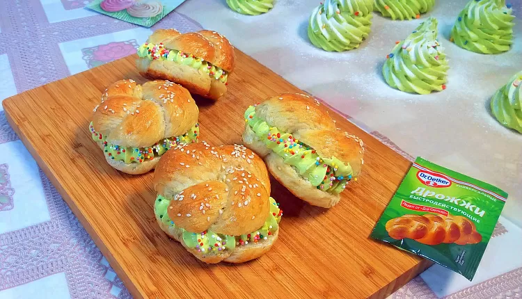 Бейгл с лососем и рукколой
