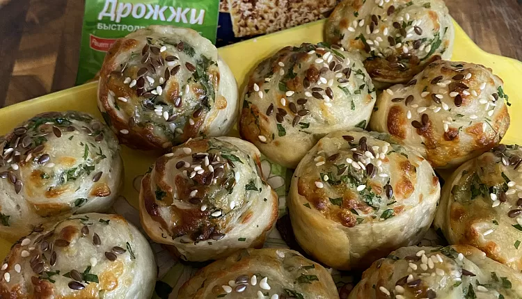 Рулетики с сыром и зеленью