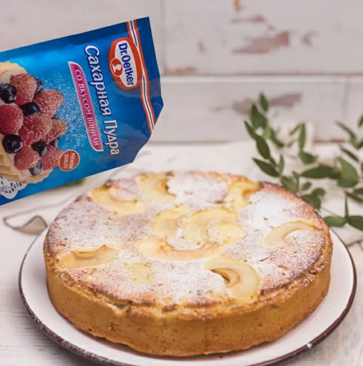 Шарлотка с яблоками  фото