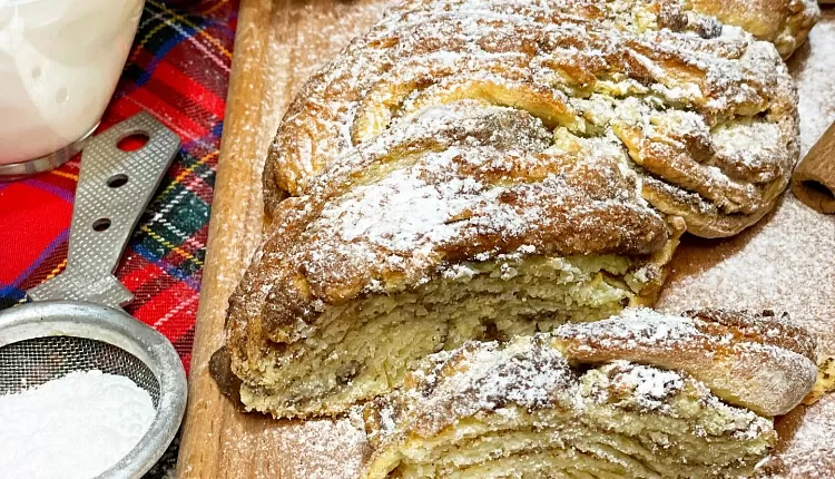 Яблочный пирог с корицей