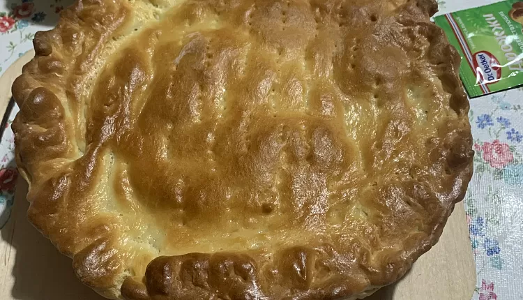 Закрытый пирог с капустой и яйцом
