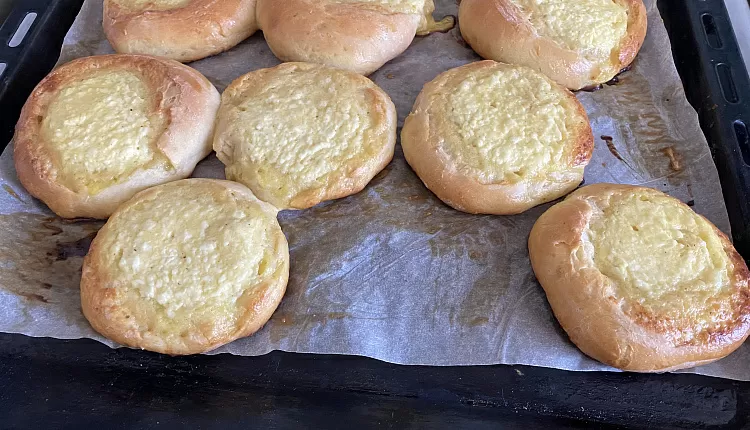 Вкусные ватрушки с творогом