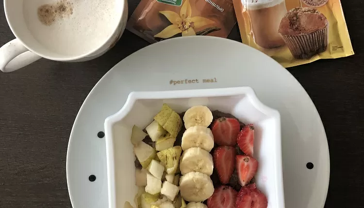 Овсяная каша с какао на сливках