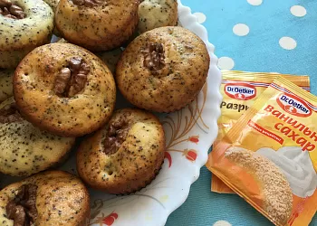 Кексики с маком и орехами