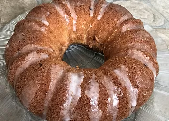 Кекс на йогурте с изюмом и курагой