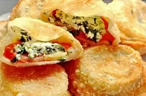 Пирожки-бомбочки с брынзой