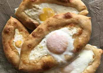 Хачапури по аджарски на бездрожжевом тесте