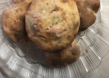 Лепешки с сосисками и сыром