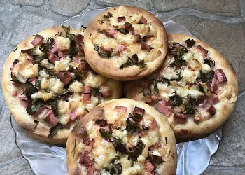 Мини пиццы на тесте без дрожжей