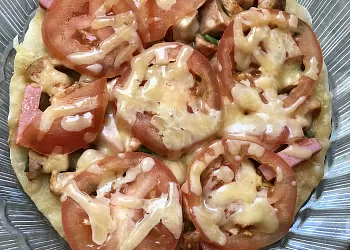 Пицца с бужениной на сковороде 