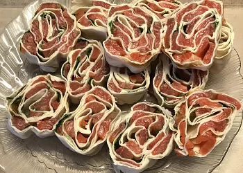 Рулет из лаваша и красной рыбы