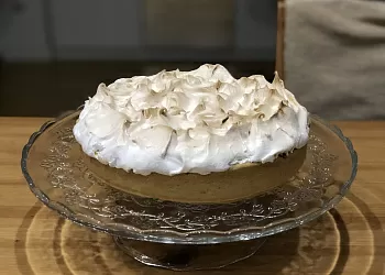 Тарт с курдом и меренгой
