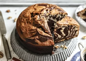 Пирог Зебра с орешками