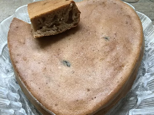 Пирог из  фруктового пюре с черносливом 