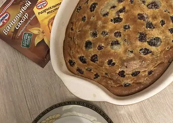 Клафути с ежевикой