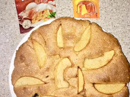 Фото рецепта Пирог яблочный с черносливом. 