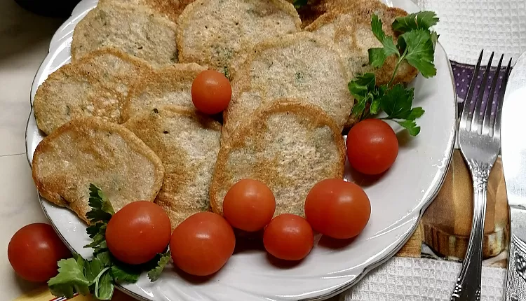 Сырные оладушки с зеленью