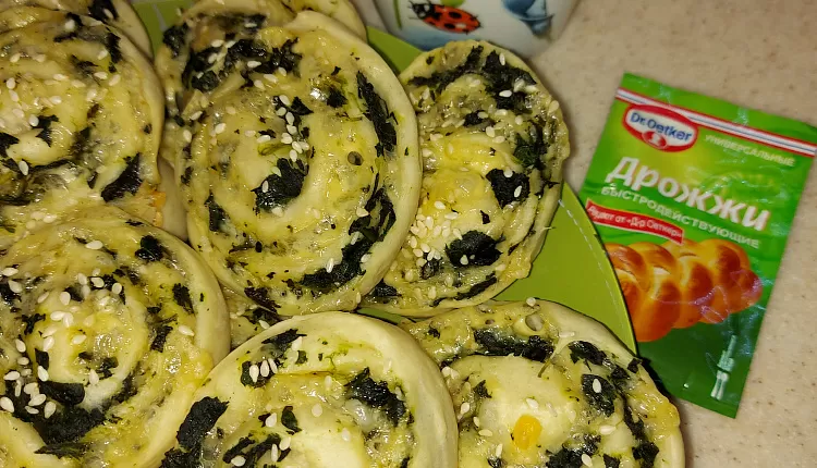 Рулетики с сыром и зеленью