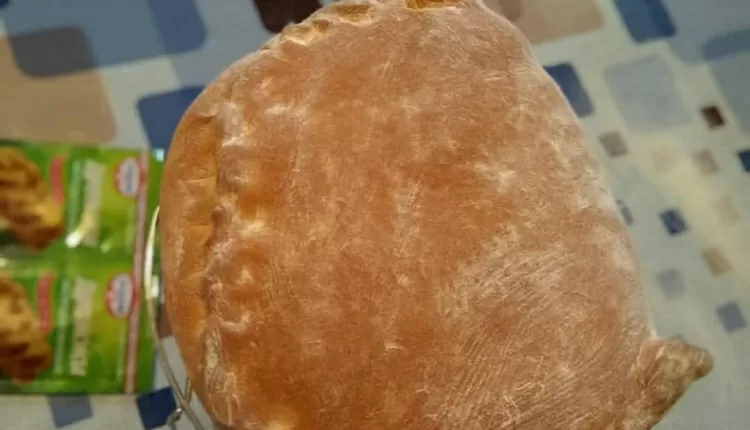 Закрытый пирог с капустой и яйцом