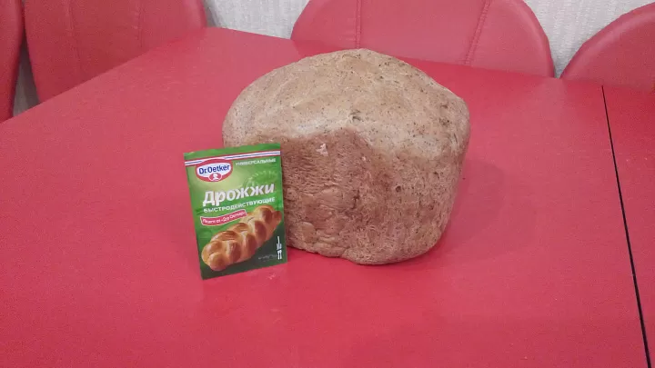 Серый хлеб с льняной мукой в хлебопечке фото