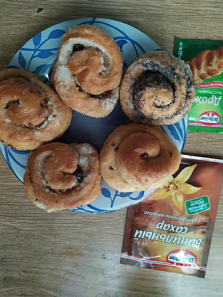 Мягкие сахарные плюшки фото рецепта
