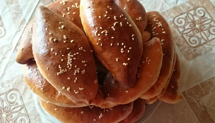 Пирожки на творожном тесте с яблоками