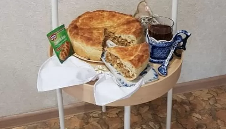 Закрытый пирог с капустой и яйцом