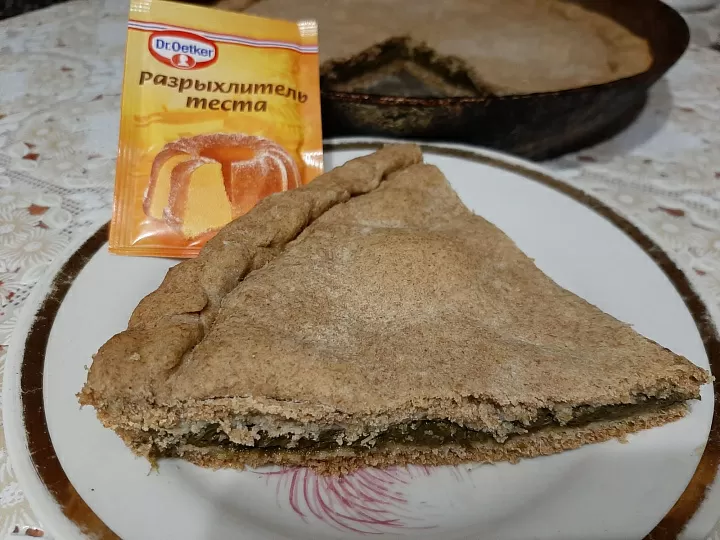 Пирог с щавелем на цельнозерновой муке фото
