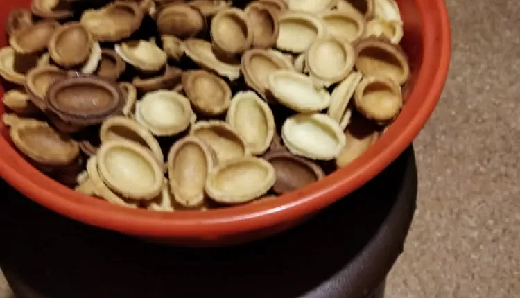 Орешки с варёной сгущёнкой