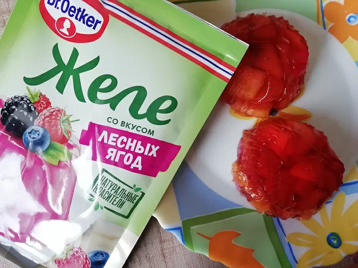 Желе с кусочками персика фото