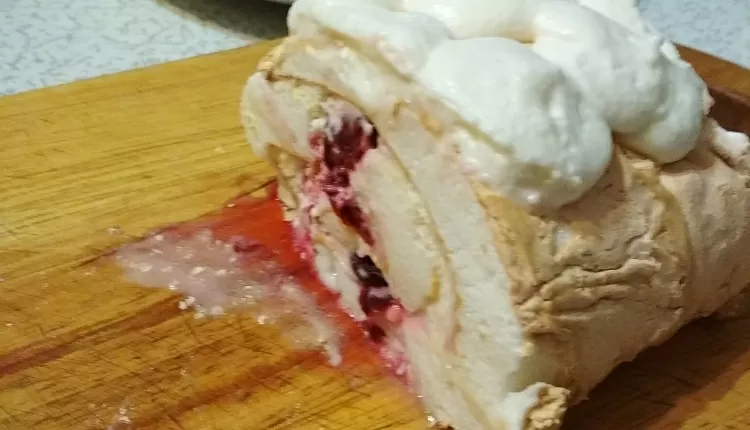 Меренговый рулет