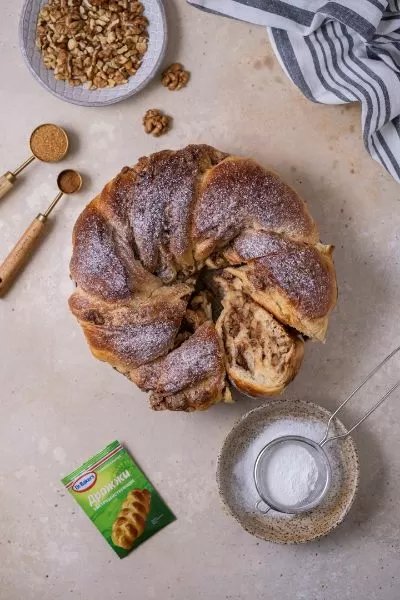 Дрожжевой пирог с орехами фото рецепта