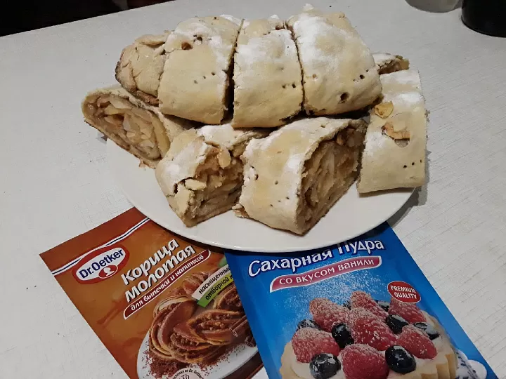 Яблочный штрудель фото