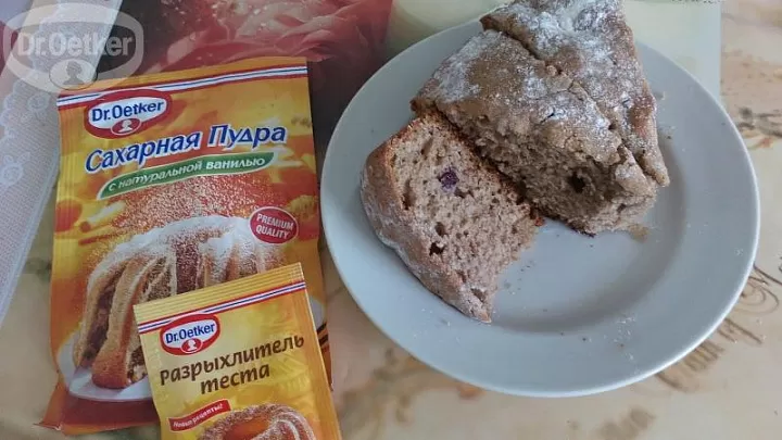 Шоколадный кекс с вишней фото