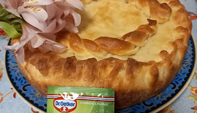 Закрытый пирог с капустой и яйцом