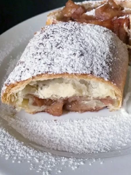 Штрудель из песочного теста с яблоками  фото рецепта