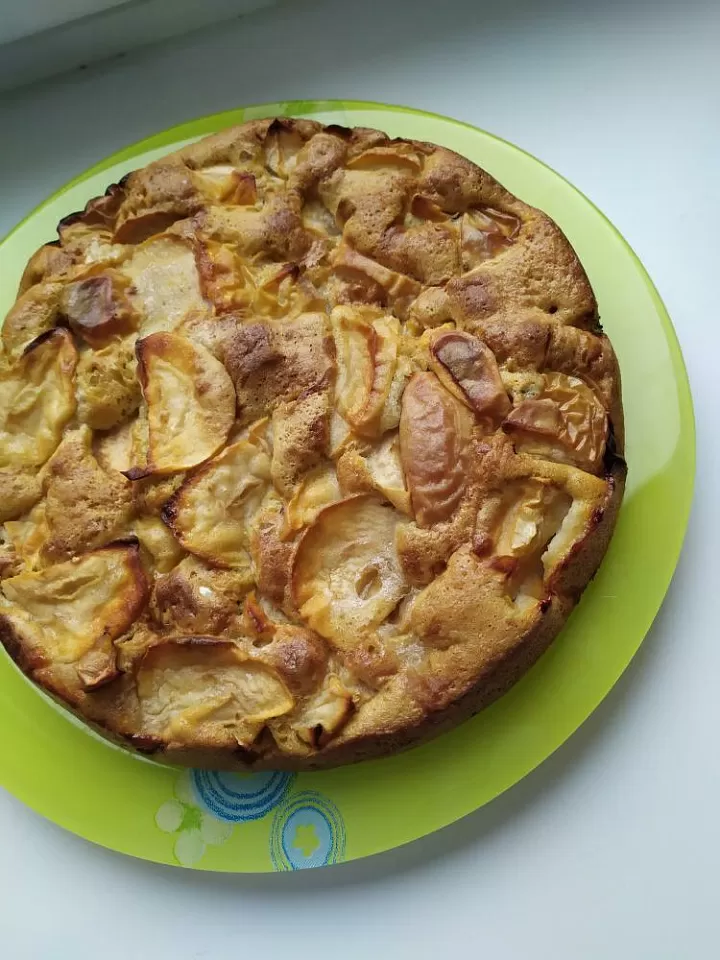 Шарлотка Яблочная фото