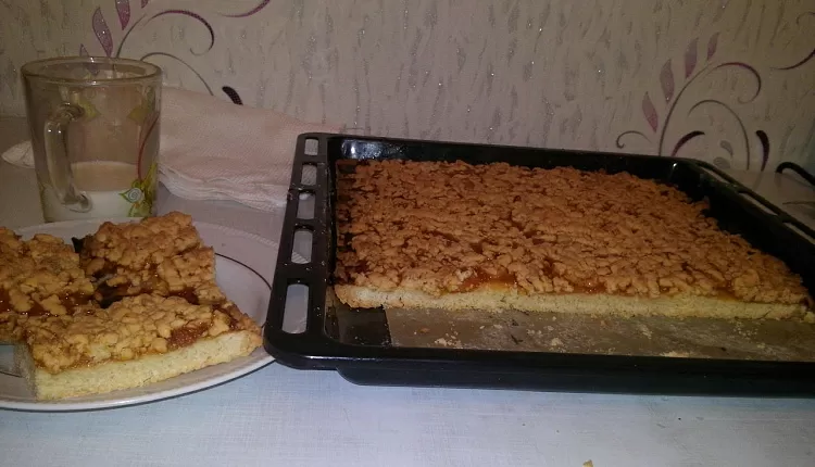 Тертый пирог с конфетюром