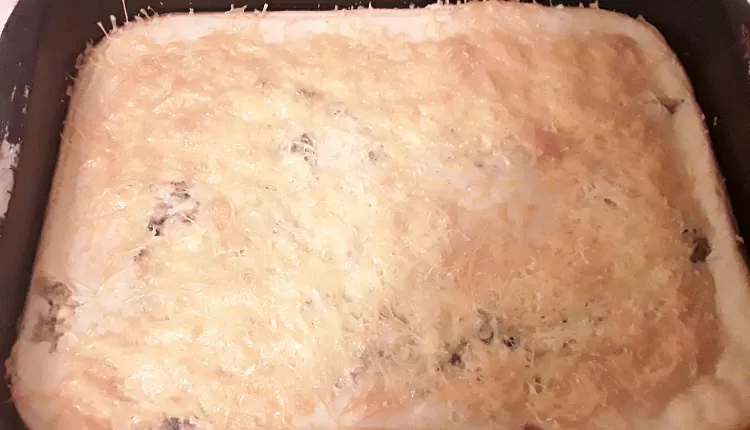 Рыбный пирог с рисом и яйцами